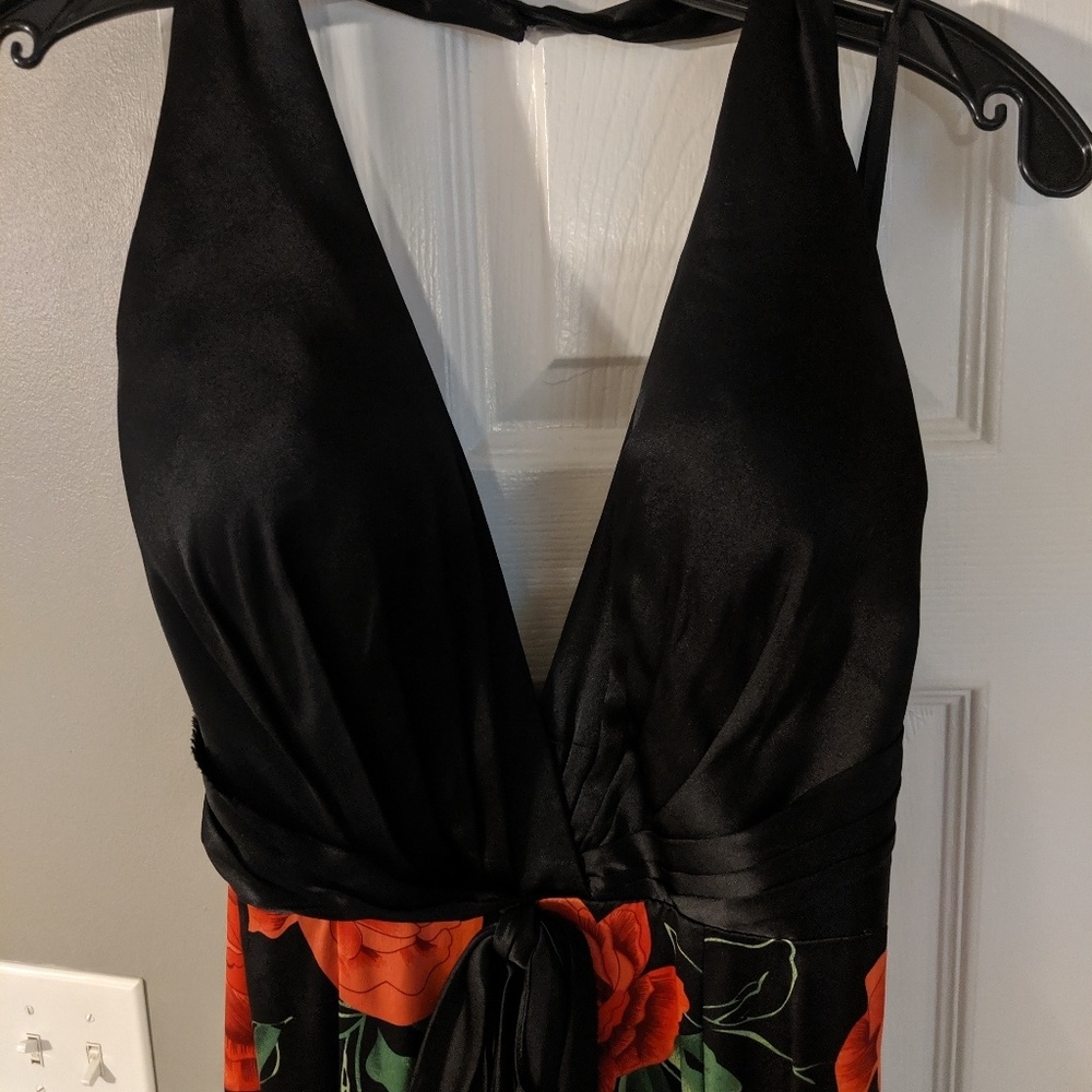Sheri Hill black and rise gown